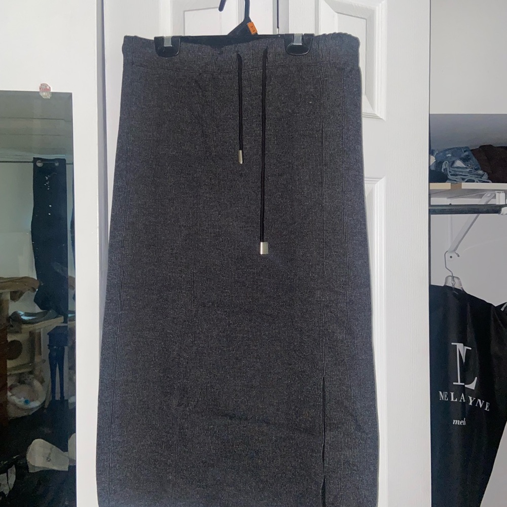 Elegant Gray Midi Skirt with Drawstring